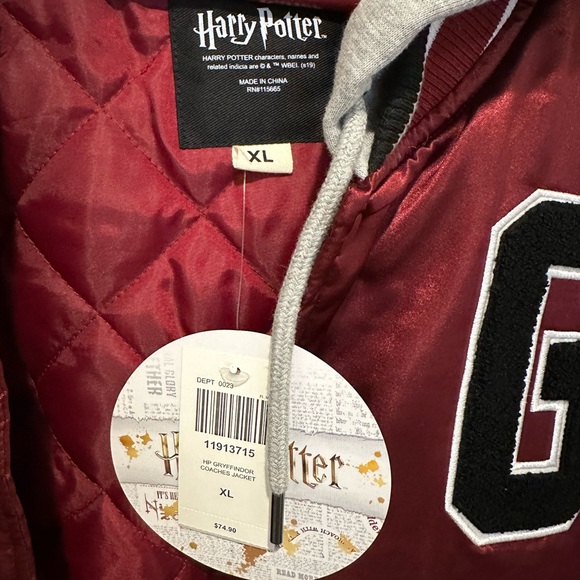 Harry Potter Gryffindor Coaches Jacket - Picture 8 of 9